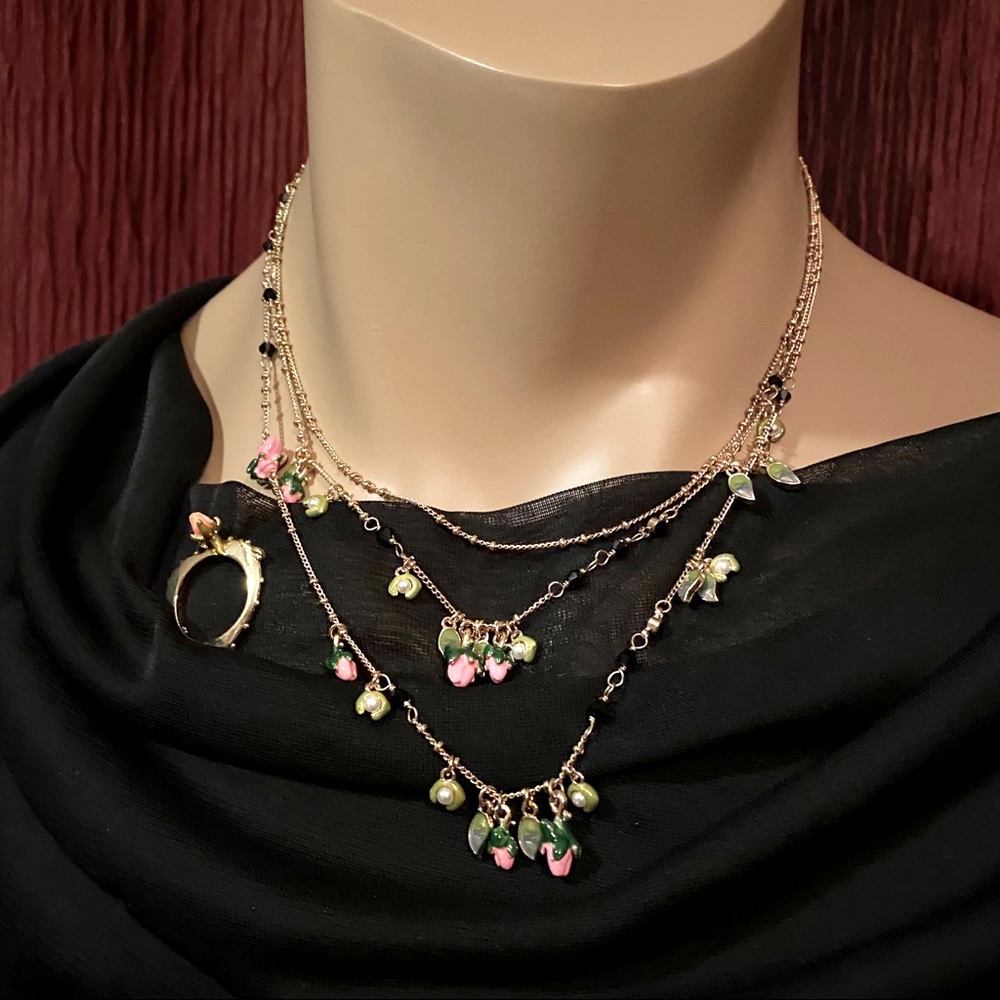 Lés Nereídes 'Bouton De Rose' Necklace, Ring Set